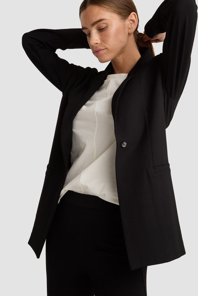 Annie Blazer Black