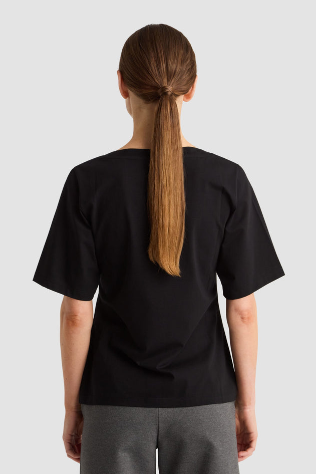 Thea Tee Black
