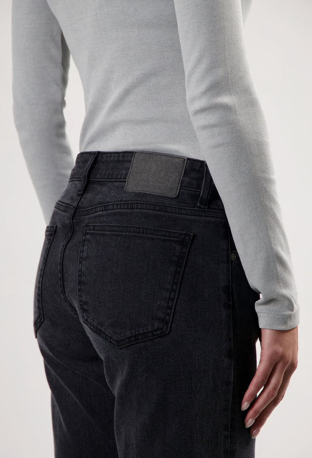 Carry Mid Straight Vintage Black