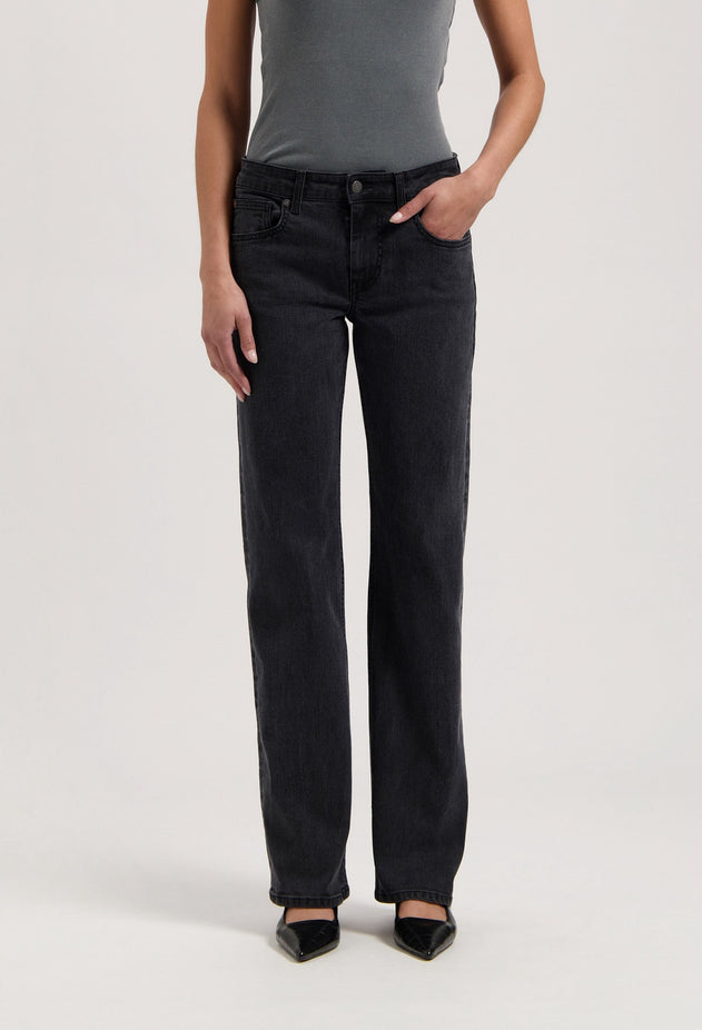 Carry Mid Straight Vintage Black
