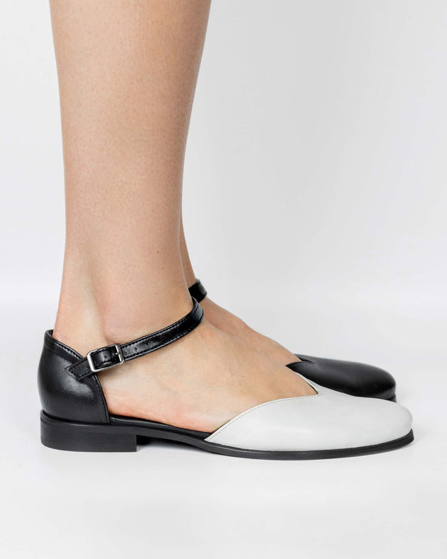 Alexa Cactus Leather Flats Black / White
