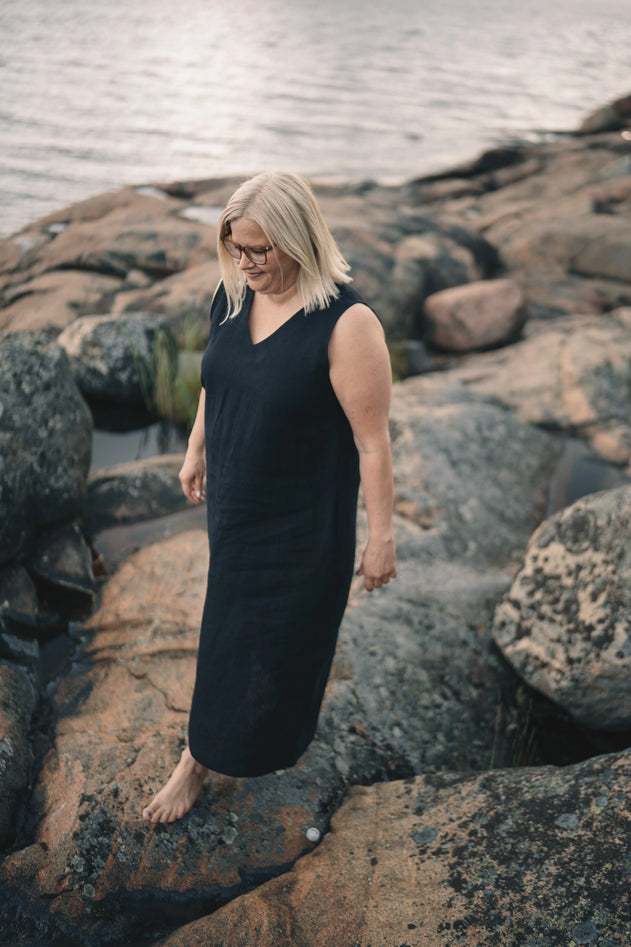 Sandholm Linen Midi Dress Raven Black