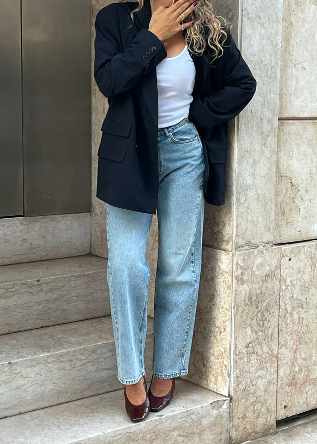 The Billie Jeans Medium Light Blue