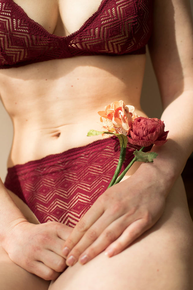 Dawa Thongs Garnet