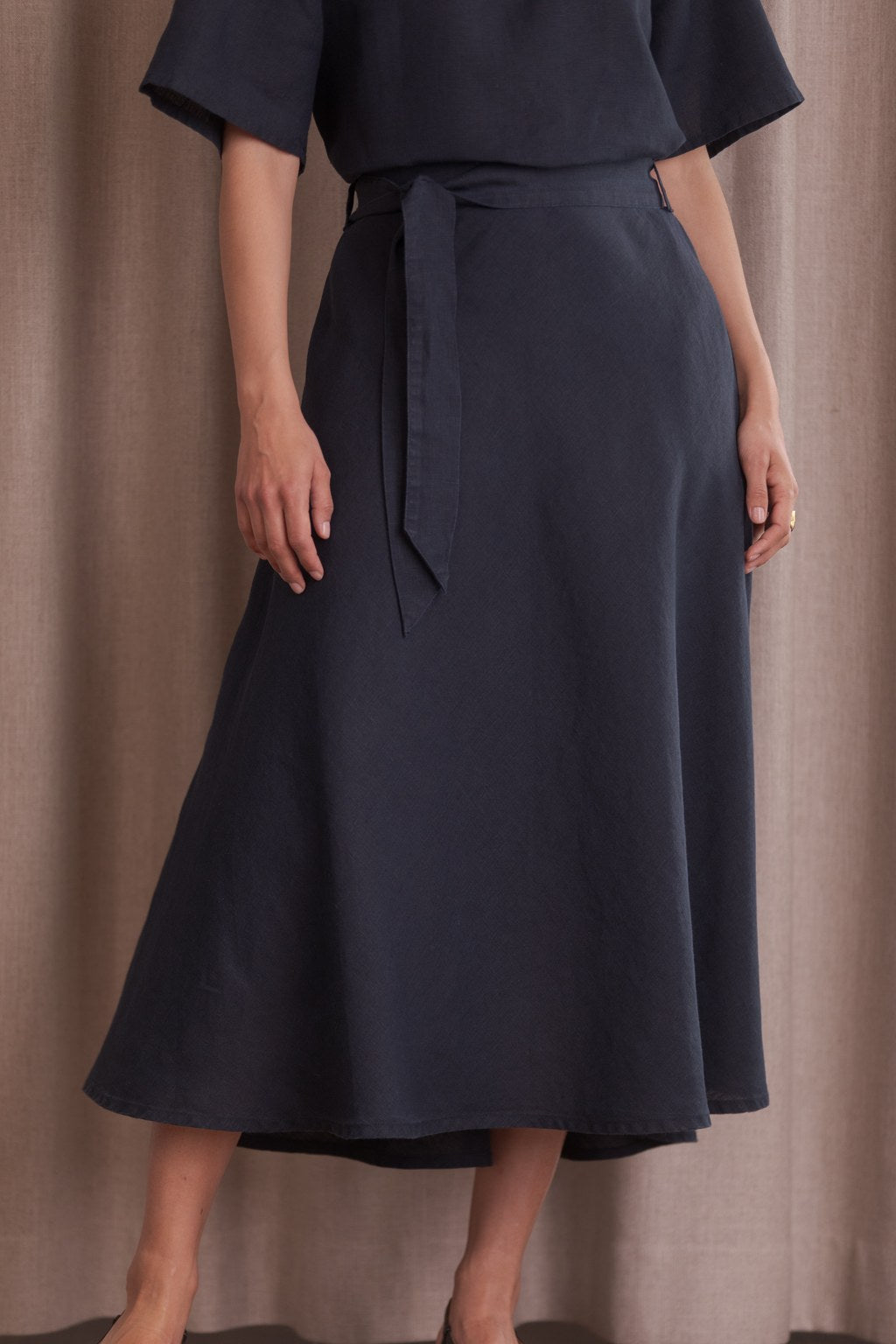 Liana Wide-hemmed Linen Skirt Dark Navy