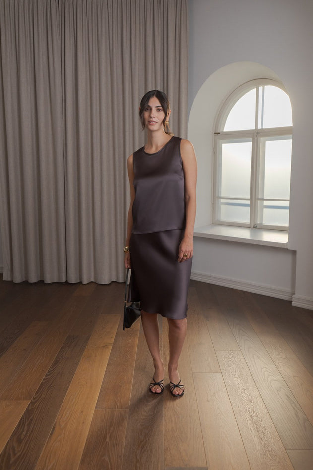 Sleeveless Satin Top Dark chocolate