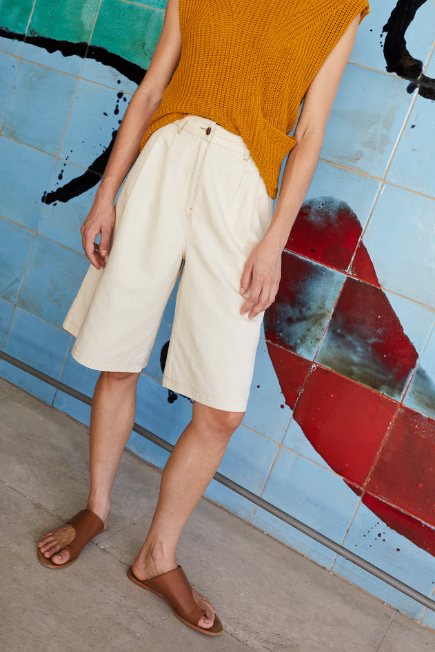 Gabardine Contrast Bermuda Shorts Ecru