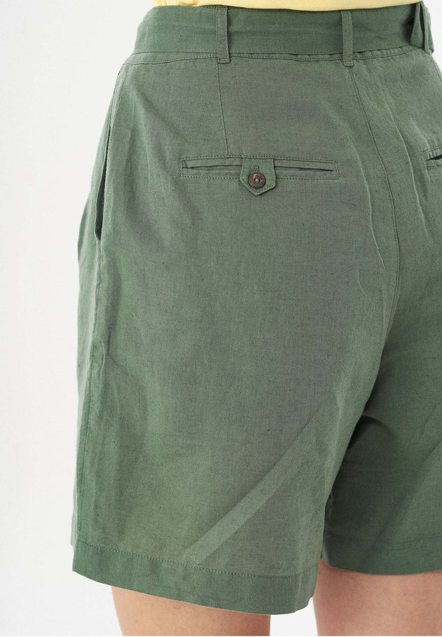 Belted Linen-Cotton Shorts Fern Green