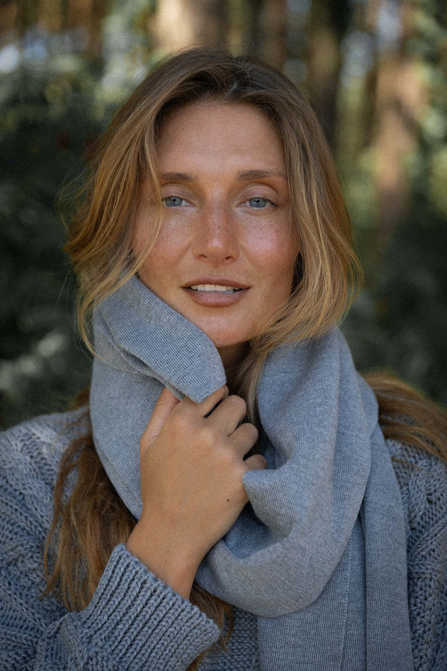 Via Merino Wool Scarf & Gloves Set Light Grey