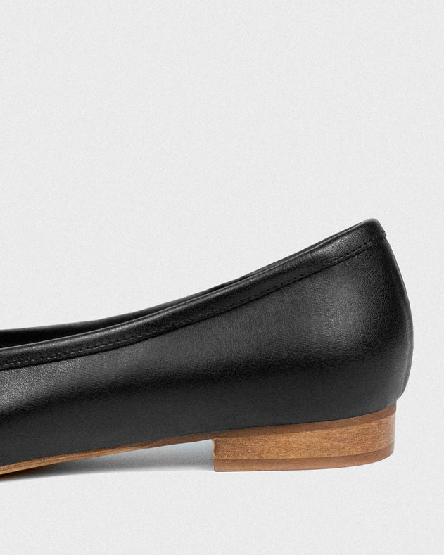 Audrey Grape Leather Ballerinas Black