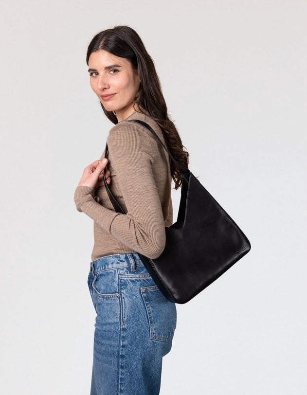 Vicky Black Classic Leather