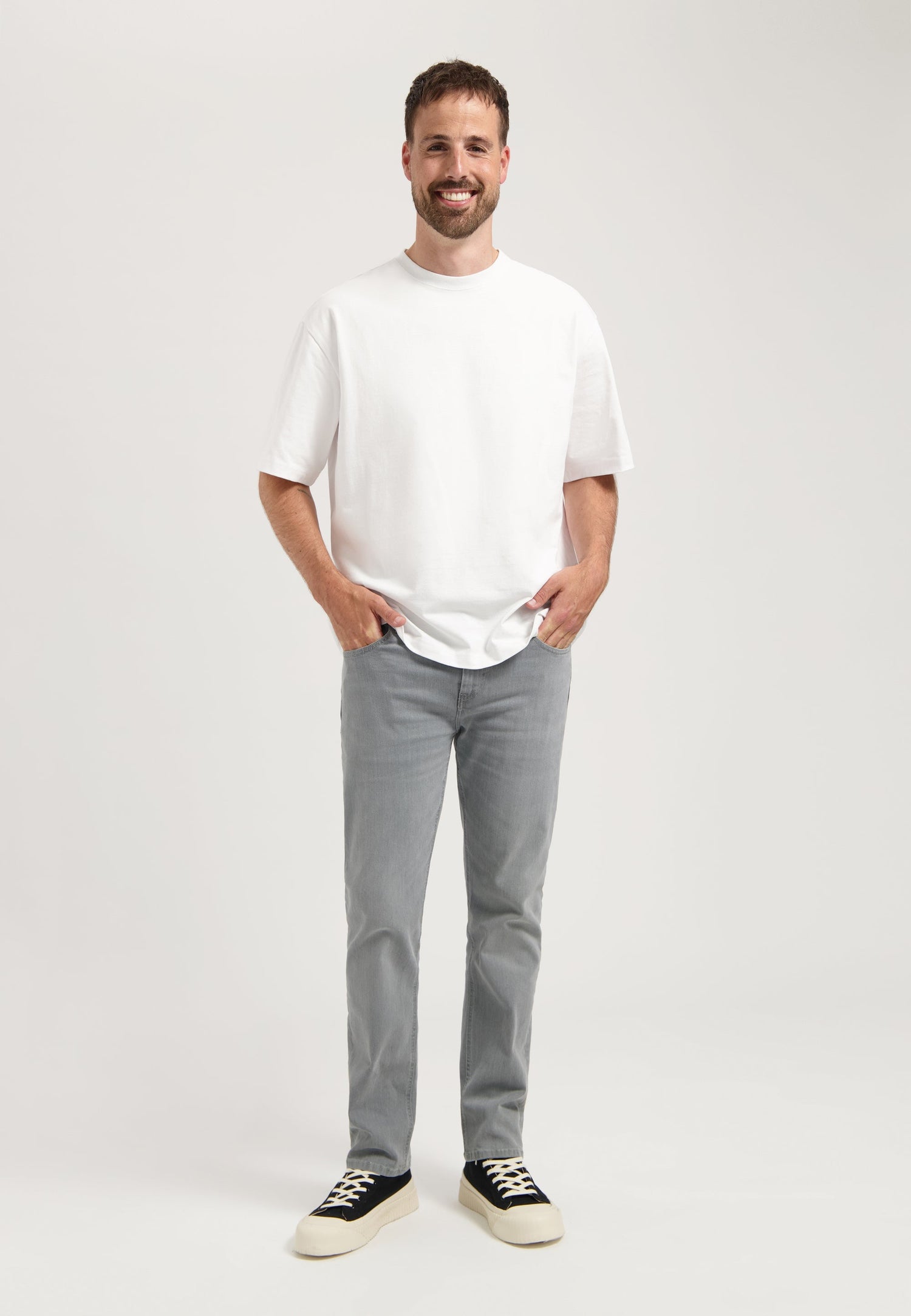 Bryce Mid Straight Jeans Light Grey