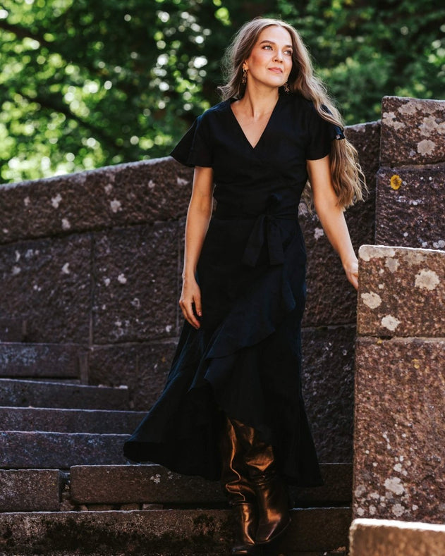 Annika Dress Black - IVALO.COM