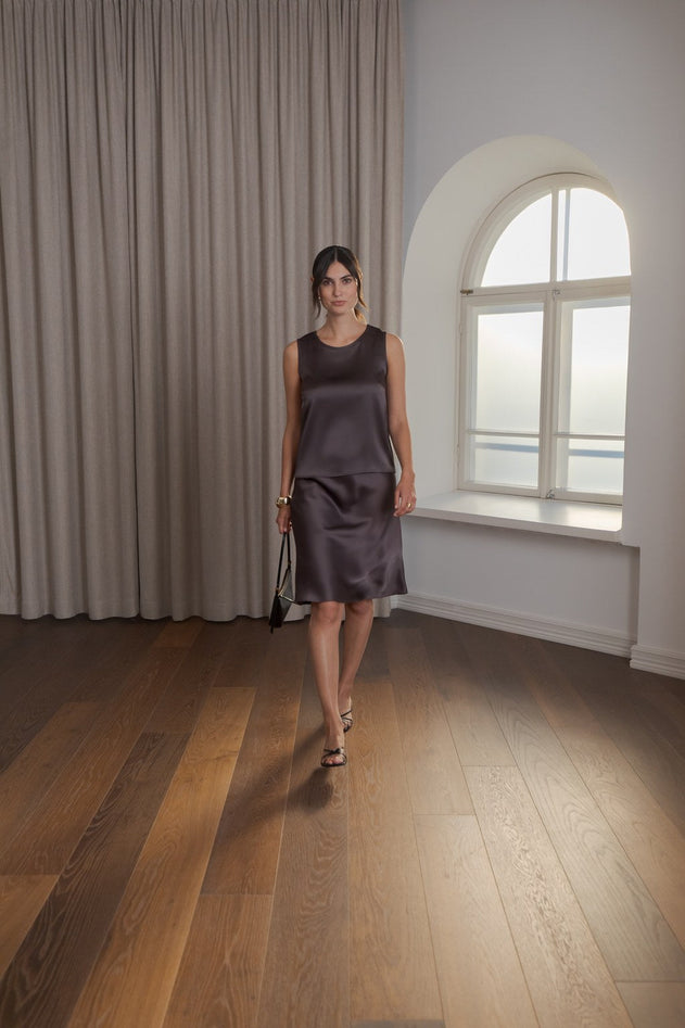 Sleeveless Satin Top Dark chocolate