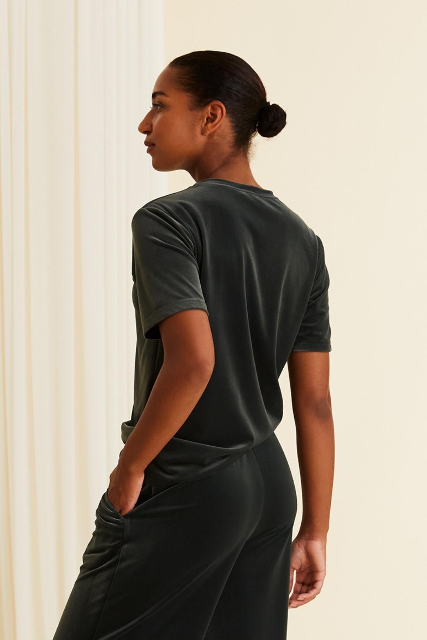 Amina velor fluweel t-shirt klimop groen