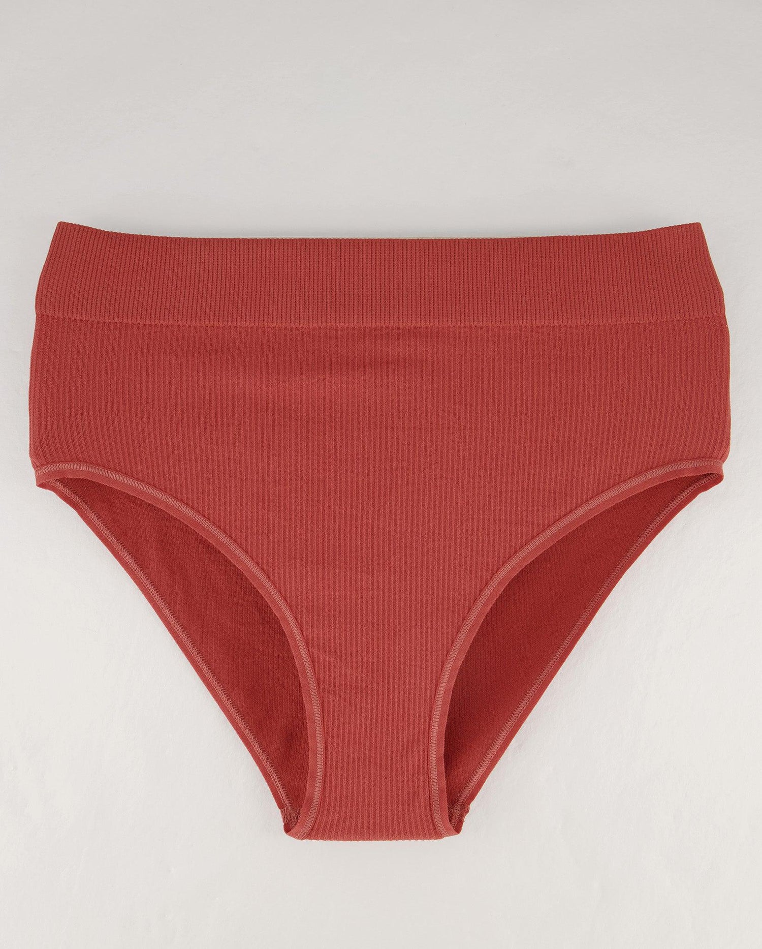 Naadloze geribbelde high -cut -slip ruby rebel