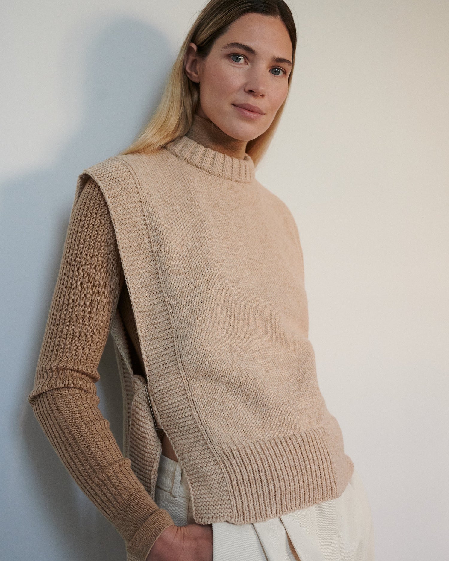 Kalvos Merino Wool Vest Sand