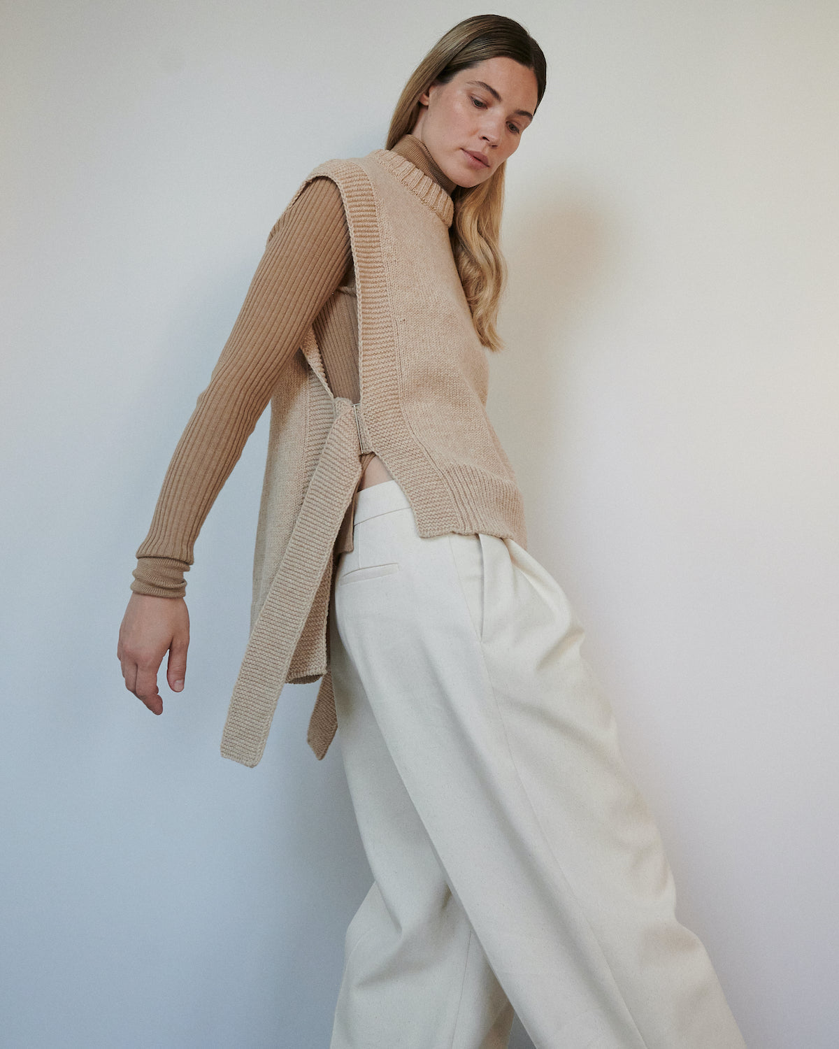 Kalvos Merino Wool Vest Sand