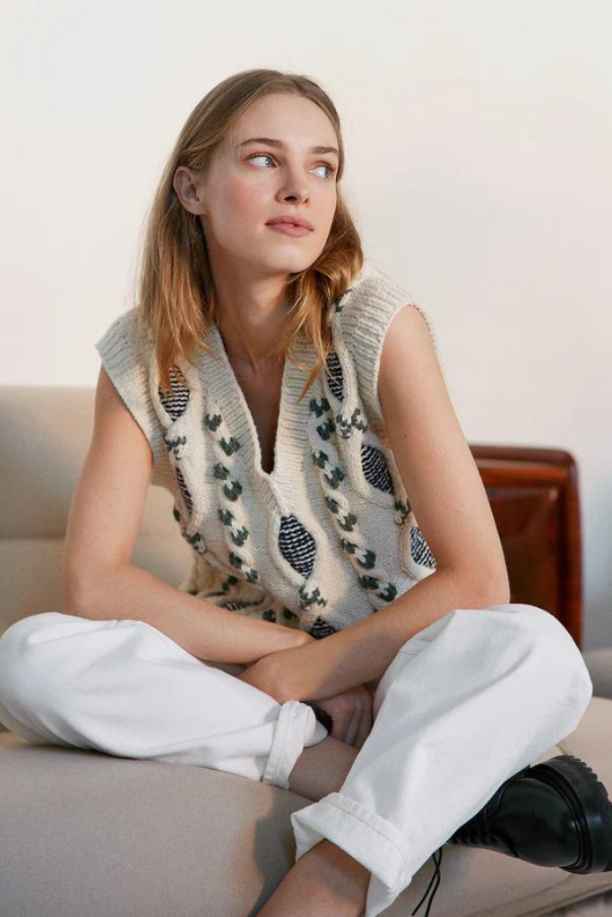 Women's Knitted Vests - Naisten neuleliivit