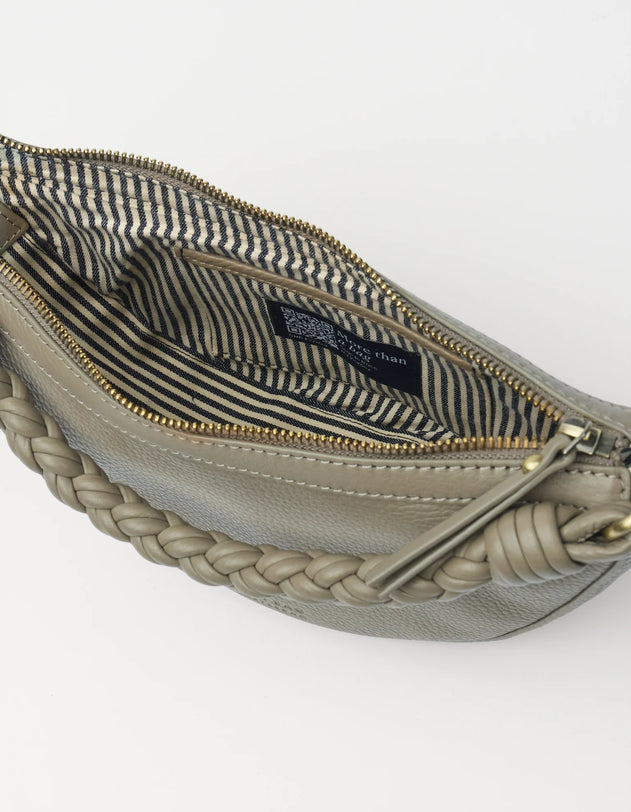 1b709fc6d024d977575ad09a8ddcab35.webp