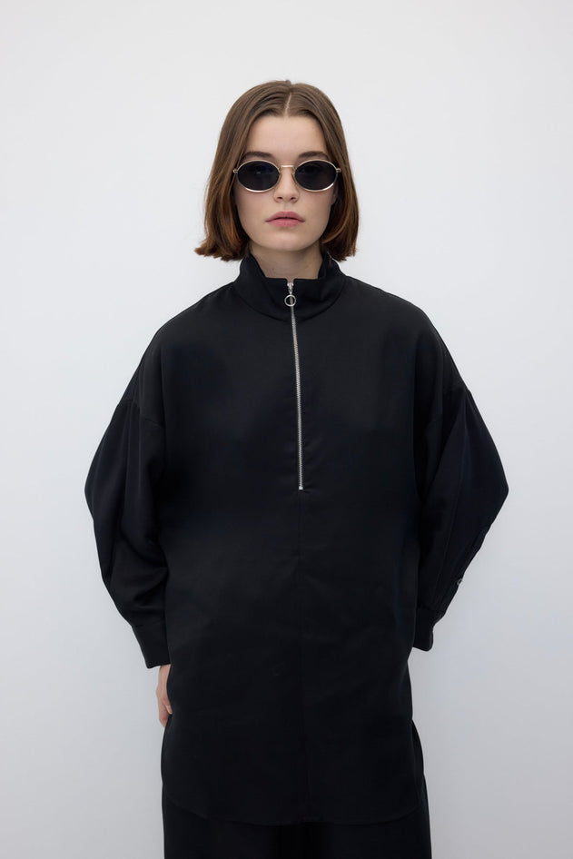 2821-CM-BL_Dina-Shirt-Black_RITA_ROW_WOMEN_AW26_2.jpg?v=1784106797