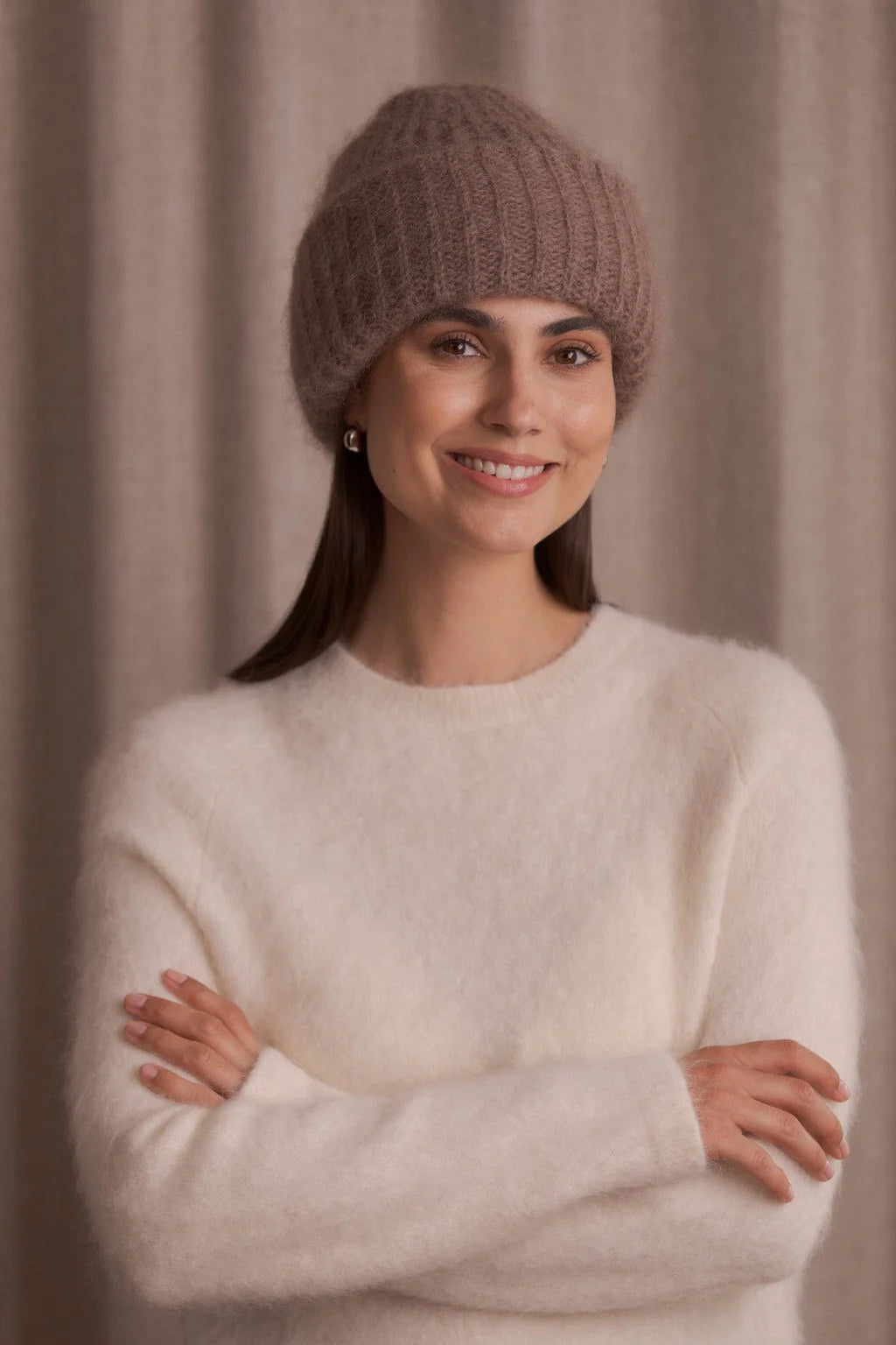 Women’s nougat mohair hat