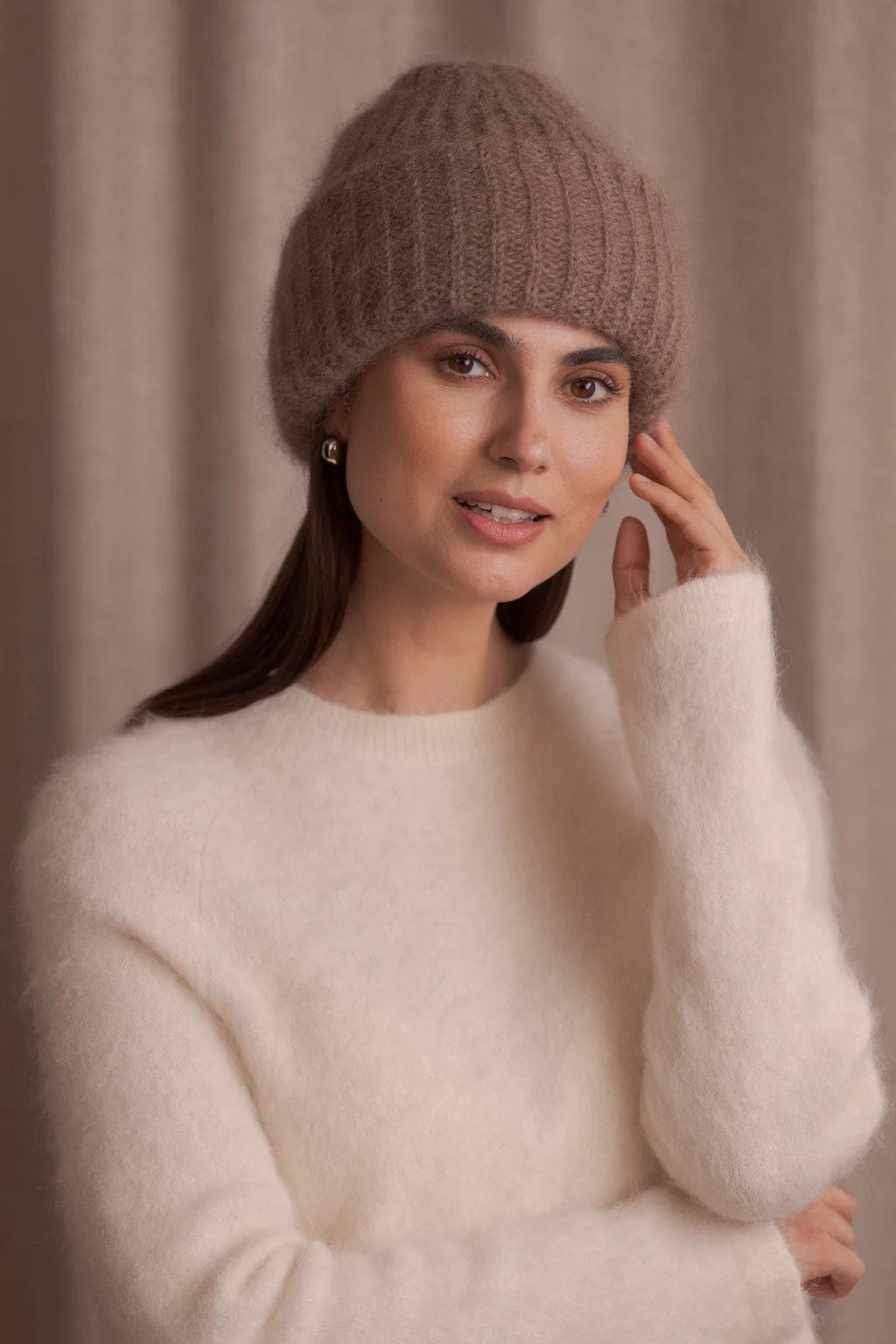 Front view of women’s nougat mohair hat