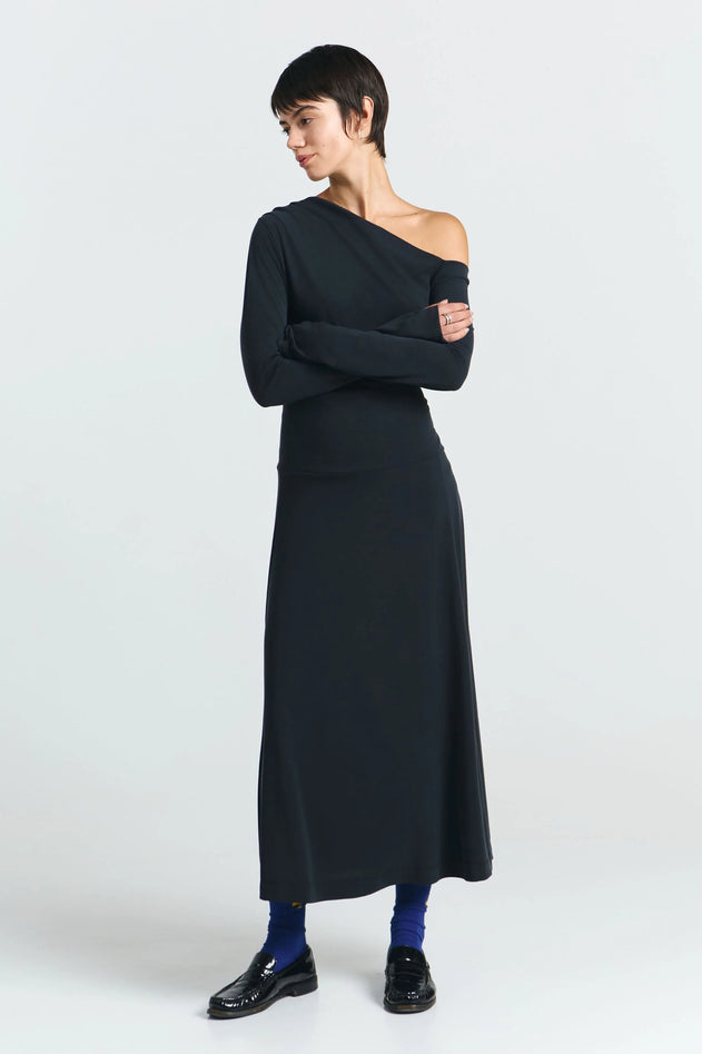 Women’s black cotton skirt with relaxed fit