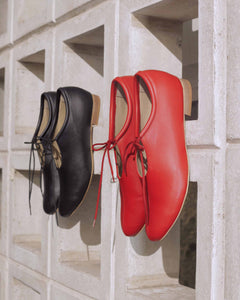 Akira Pumps Nopal Flats Black