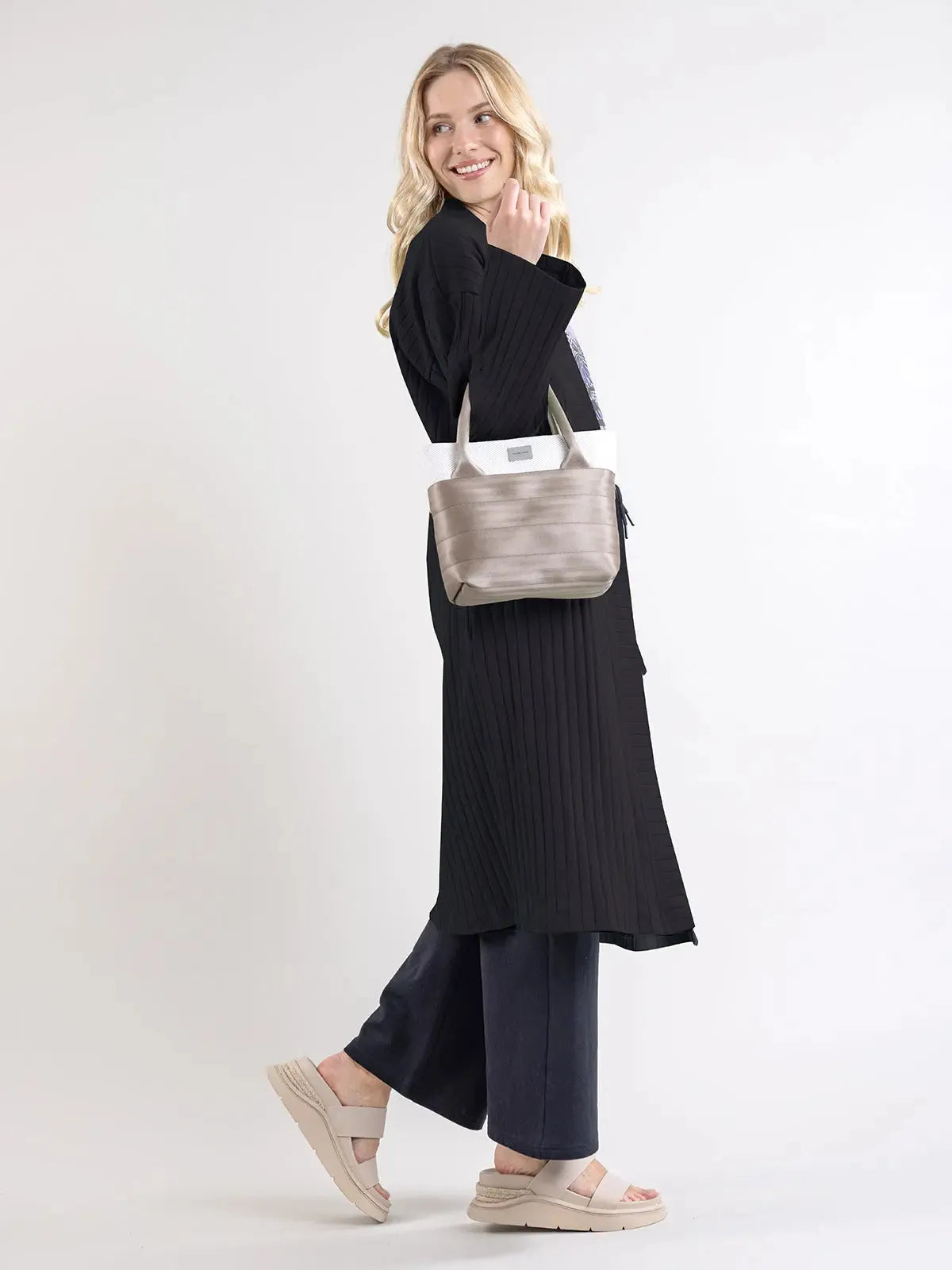 2a6161f20b8065707dcc5e40d53a492a.webp