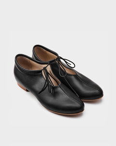 Akira Pumps Nopal Flats Black