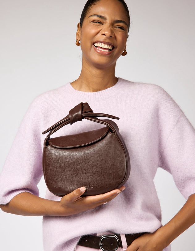 Coco Croissant Tas Chocoladebruin, Soft Grain leer