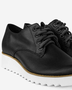 Oxford Street Apple Sneakers Black
