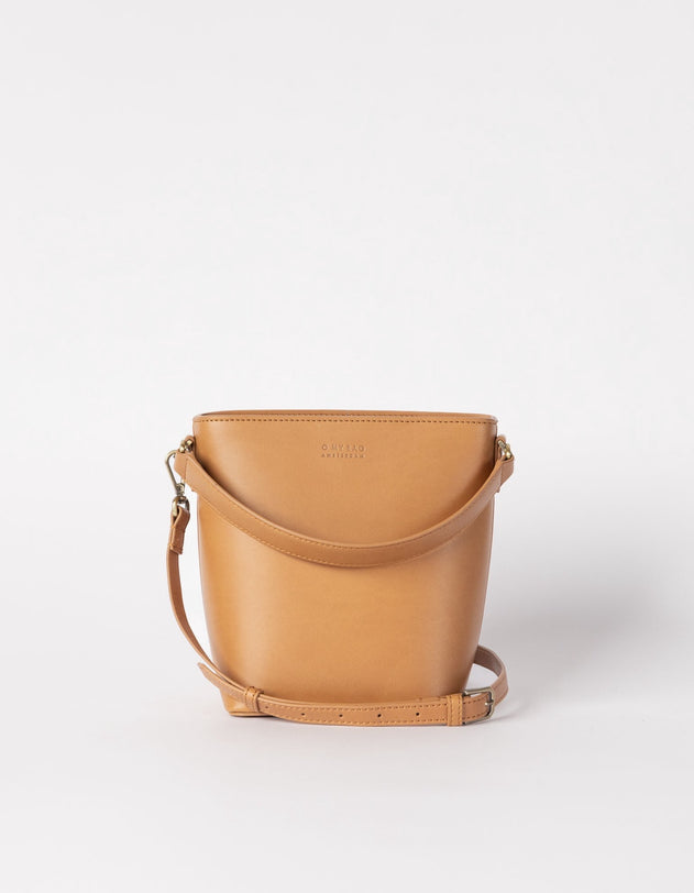 Bobbi Midi Bucket tas Cognac, Vegan Uppeal™