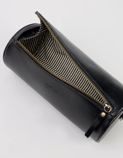 Izzy Tas Zwart