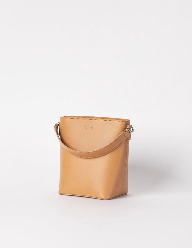 Bobbi Midi Bucket tas Cognac, Vegan Uppeal™
