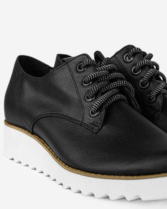Oxford Street Apple Sneakers Black