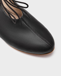 Akira Pumps Nopal Flats Black