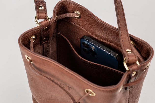 Chelsea Leren Bucket Tas Tobacco
