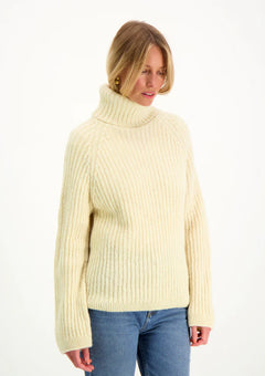 Alexa Roll-neck off-White