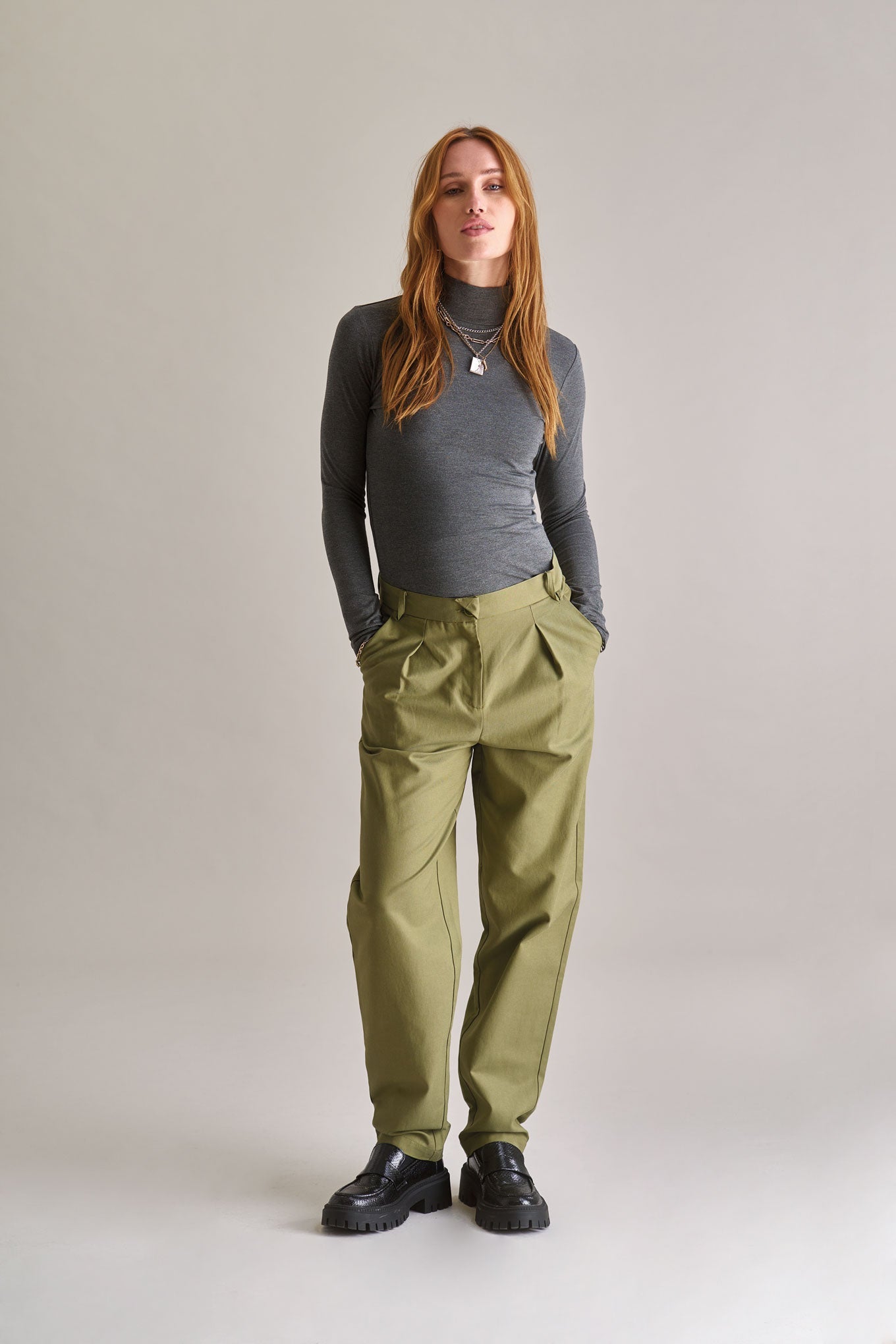 Lyla Broek Olijf