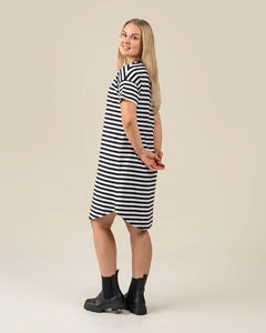 Muisto T-Shirt Dress Black-White