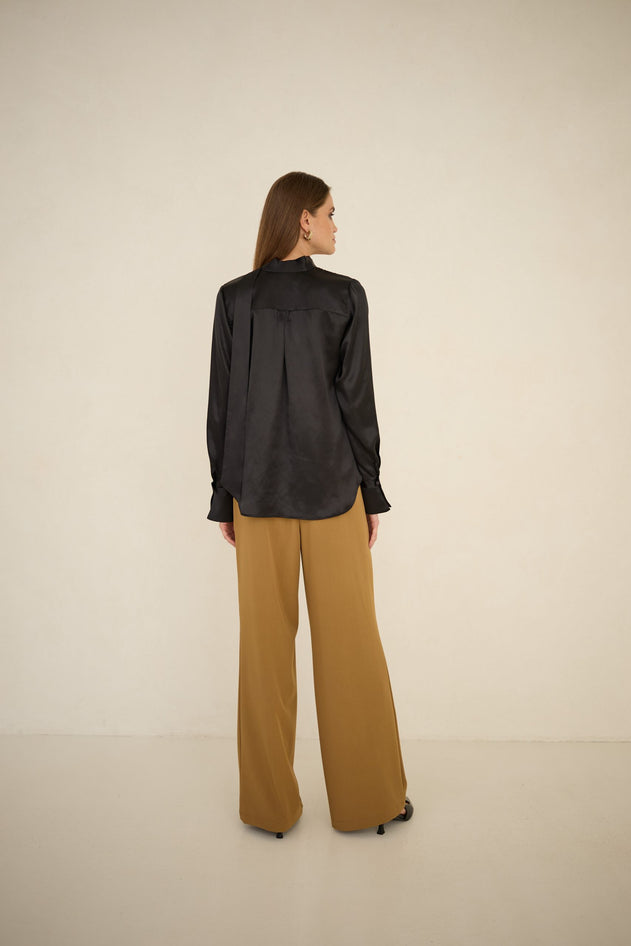 Enteliér Zijden Blouse met Ceintuur Zwart