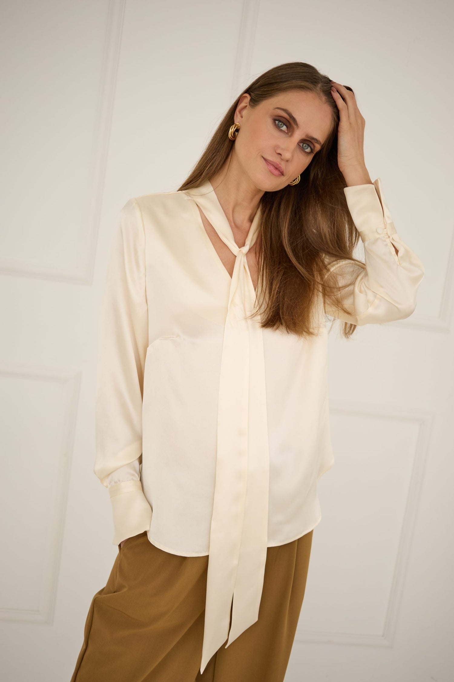 Enteliér Zijden Blouse met Ceintuur Ecru