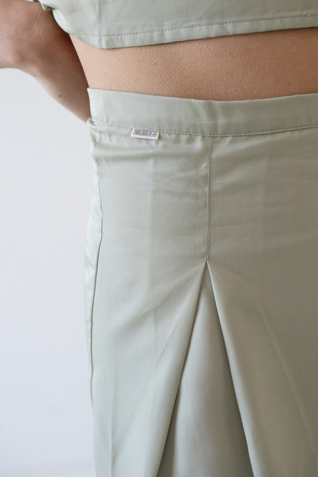 Hannia Viscose Short Groen