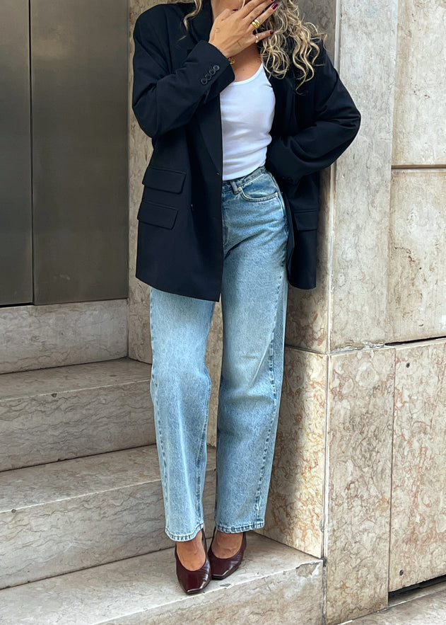 The Billie Jeans Medium Light Blue