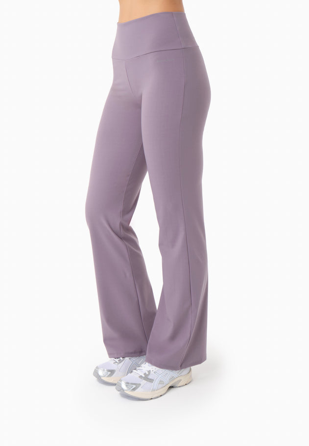 LAVINNdirtylilac-5_4487.jpg?v=1763472516