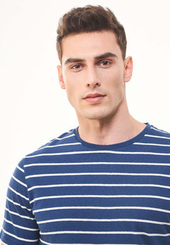 Heren Gestreept Linnenmix T-shirt Marineblauw / Gebroken wit