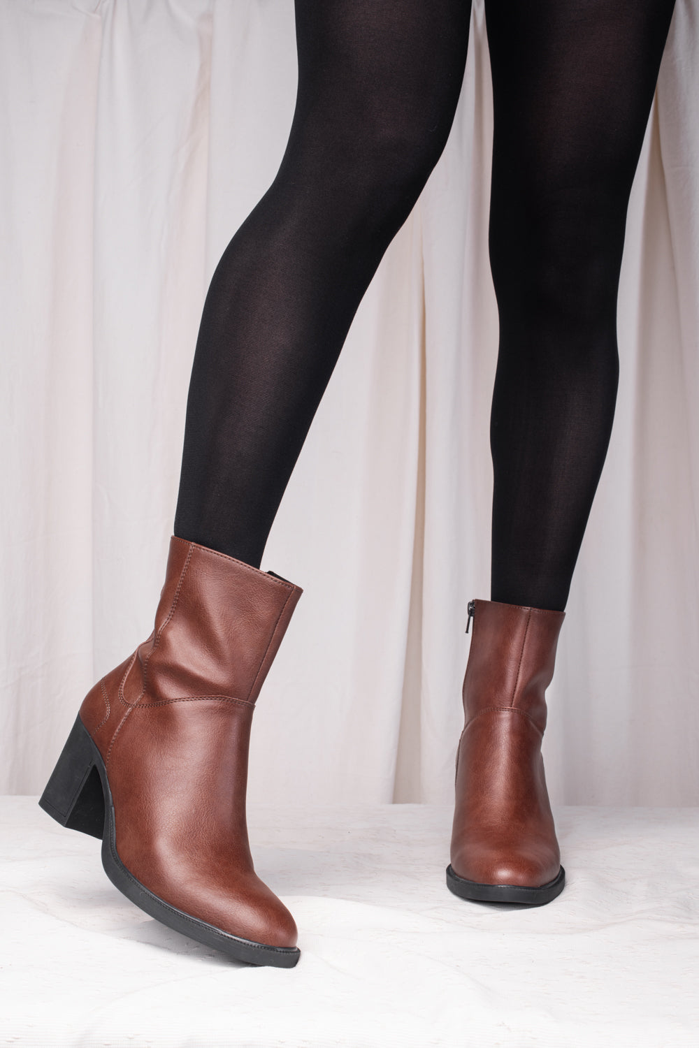 Alicia Ankle Boots Brown