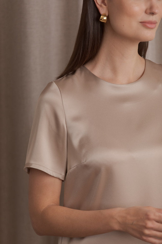 Tessa Short Sleeve Satin Shirt Latte
